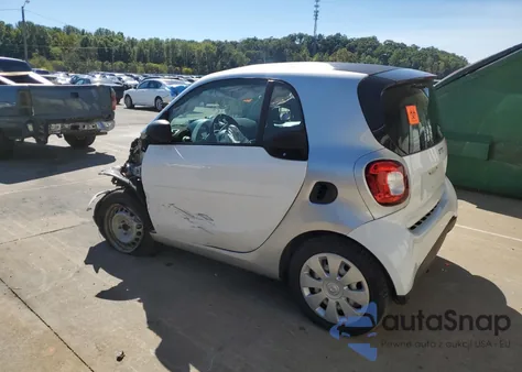 2016 Smart Fortwo z USA, uszkodzony, nr VIN WMEFJ5DA5GK127995
